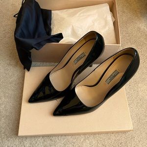Prada Size 40 Patent leather pumps